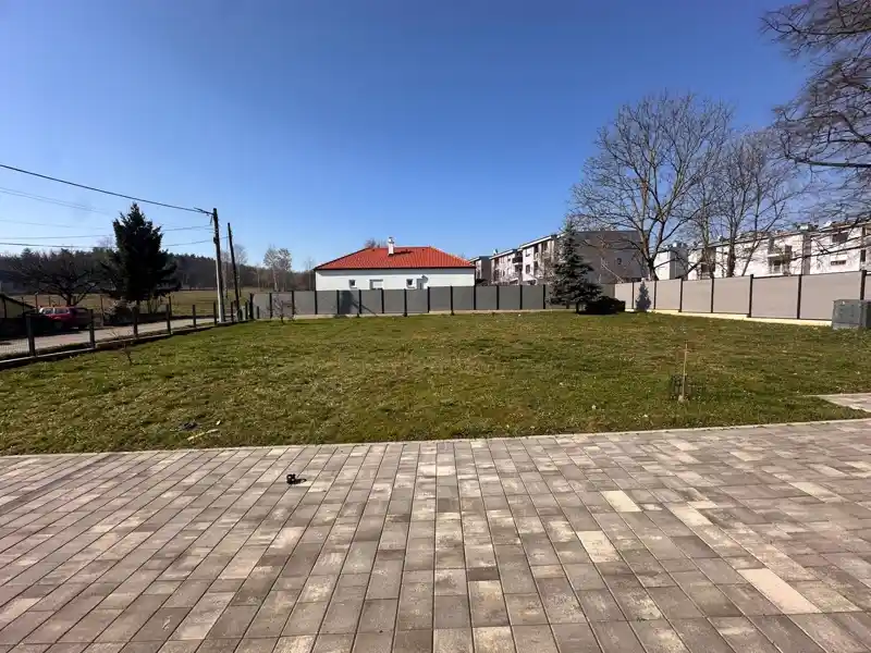 Okućnica prije uređenja - Hercus
